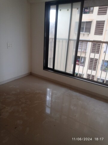 Room in 1 BHK Apartment at Bhoomi Samarth, Goregaon East – for Rent