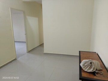 Room in 2 BHK Apartment at Pyramid Heights, Sector 85 – for Rent