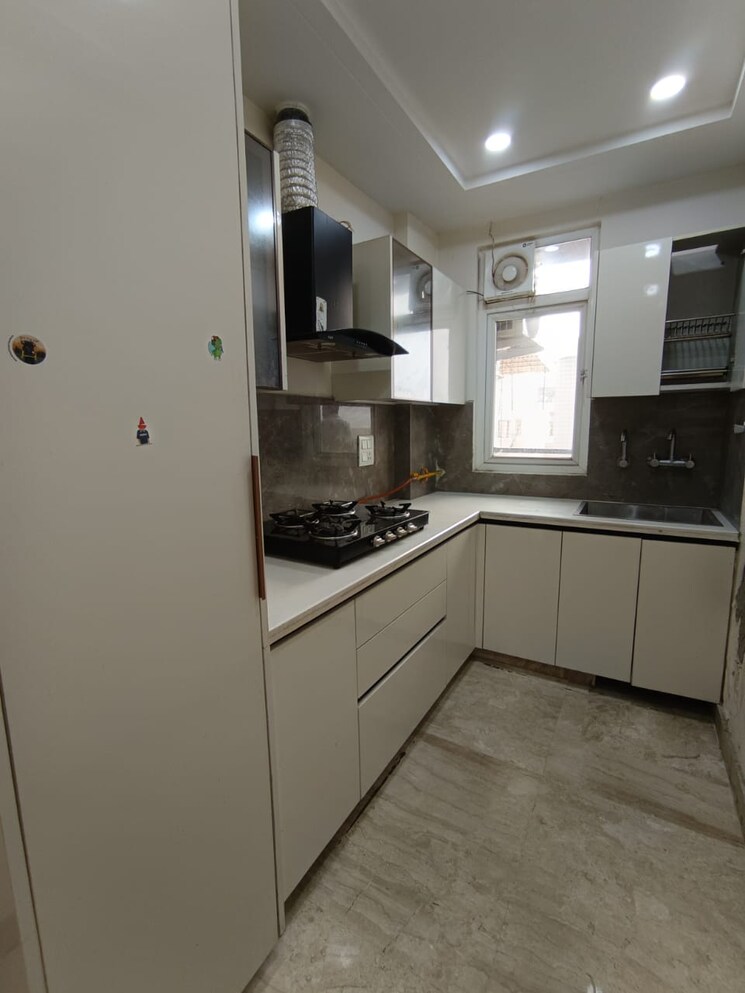 Kitchen, paschim vihar 2.5 Bedroom 1000 Sq.Ft. Apartment In Paschim Vihar Delhi 8041507