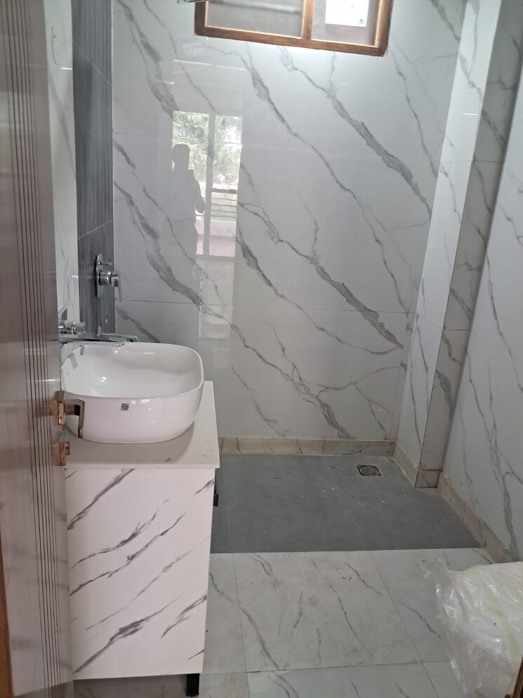 Bathroom, mariners-paradise 4 Bedroom 2250 Sq.Ft. Builder Floor In Sector 87 Faridabad 8041546