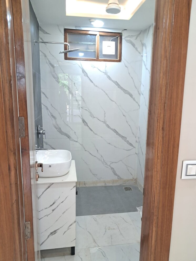 Bathroom, mariners-paradise 4 Bedroom 2250 Sq.Ft. Builder Floor In Sector 87 Faridabad 8041546