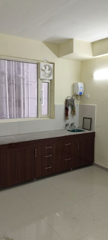 2 BHK Apartment For Rent in Pyramid Elite, Sector 86