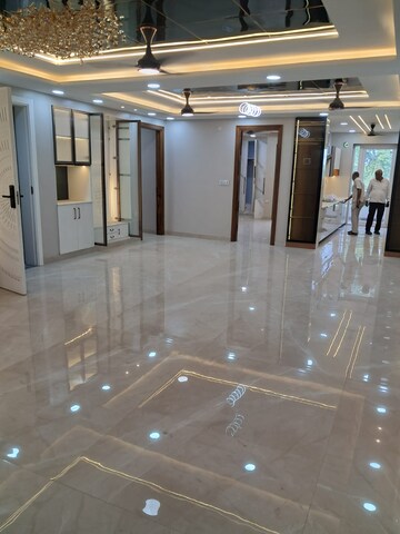 Living Room in 4 BHK Builder Floor at Mariners Paradise, Sector 87 – for Sale