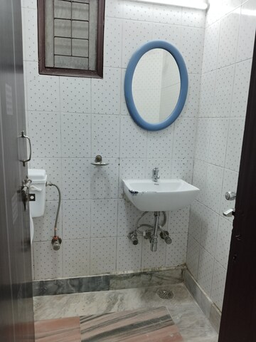 Bathroom in 1 BHK Apartment at Khirki Extension – for Rent
