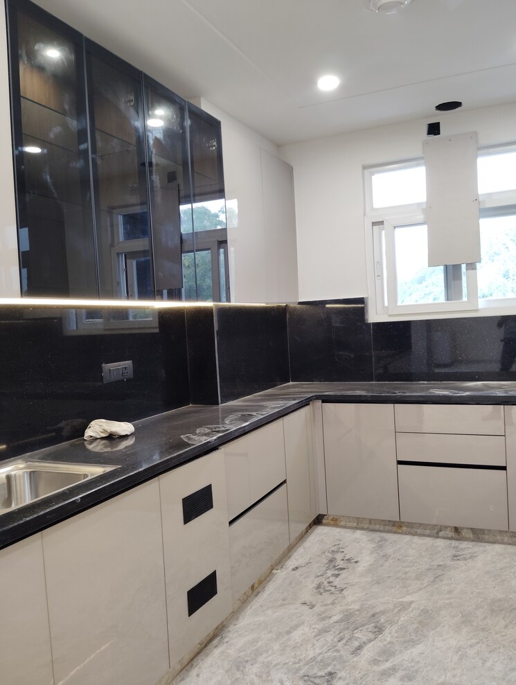 Kitchen, paschim vihar 3.5 Bedroom 1300 Sq.Ft. Apartment In Paschim Vihar Delhi 8041558