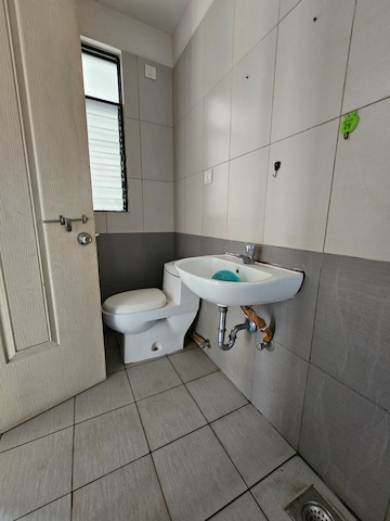 Bathroom in 3 BHK Apartment at Nanded City Asawari, Nanded – for Rent