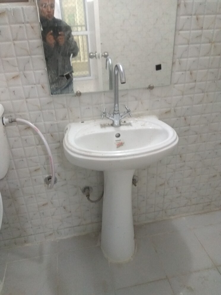 Bathroom, gaur-city-2-12th-avenue 2 Bedroom 635 Sq.Ft. Apartment In Sector 16c Greater Noida Greater Noida 8041582