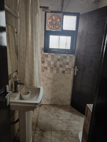 Bathroom in 3 BHK Builder Floor at Ashoka Enclave 3, Sector 35 – for Rent