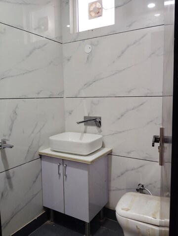 Bathroom in 3 BHK Apartment at Paschim Vihar – for Rent