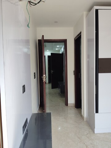 Building Lobby in 3 BHK Apartment at Paschim Vihar – for Rent
