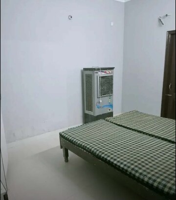 Bedroom in 3 BHK Builder Floor at Sector 46 – for Rent