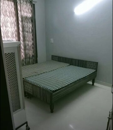 Bedroom in 3 BHK Builder Floor at Sector 46 – for Rent