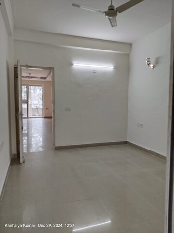 Room in 3 BHK Apartment at Ardee City Palm Grove Heights, Sector 52 – for Rent