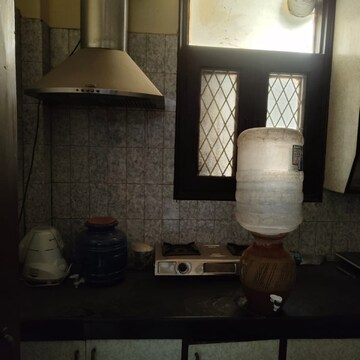 Kitchen in 2 BHK Builder Floor at Gautam Nagar – for Rent