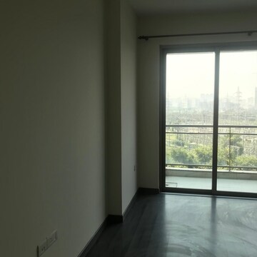 Room in 3 BHK Apartment at Tata Primanti-Tower Residences, Sector 72 – for Sale