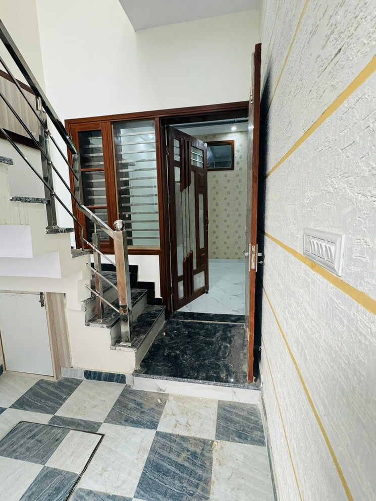 Balcony, greater mohali 2 Bedroom 100 Sq.Yd. Independent House In Greater Mohali Mohali 8041666
