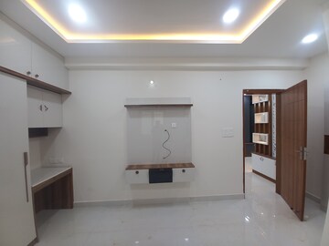 Room in 3 BHK Apartment at Building Castello, Kondapur – for Rent