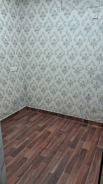 Room in 2 BHK Builder Floor at Lajpat Nagar – for Rent