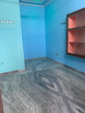 Room in 2 BHK Independent House at Gomti Nagar – for Rent