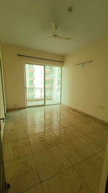 Room in 3 BHK Apartment at Gaur Saundaryam, Tech Zone 4 Greater Noida – for Sale