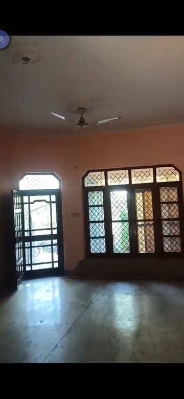Room in 3 BHK Independent House at Jakhan – for Rent