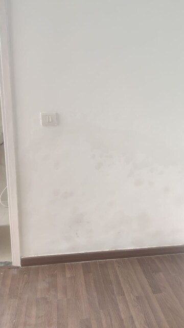 Room in 2 BHK Apartment at Conscient Habitat 78, Sector 78 – for Sale