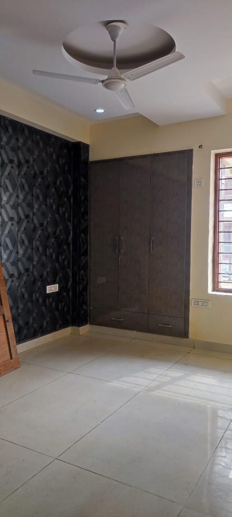 Room, bptp-park-central 3 Bedroom 250 Sq.Yd. Builder Floor In Sector 85 Faridabad 8041777