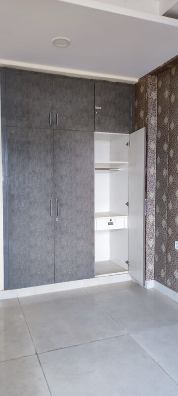 Master Bedroom in 3 BHK Builder Floor at BPTP Park Central, Sector 85 – for Sale