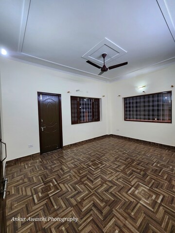 Bedroom in 3 BHK Builder Floor at Mohit Nagar – for Rent