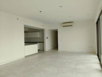 Room in 4 BHK Apartment at Tata Primanti-Tower Residences, Sector 72 – for Sale