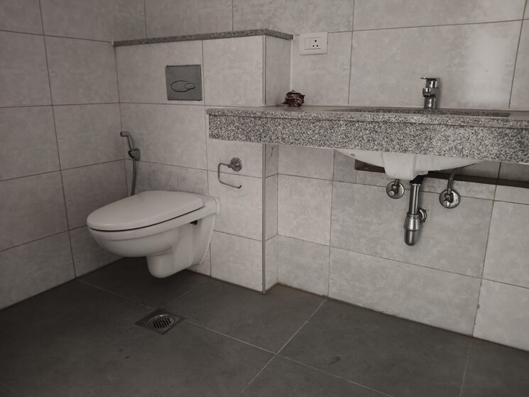 Bathroom, tata-primanti-tower-residences 4 Bedroom 2905 Sq.Ft. Apartment In Sector 72 Gurgaon 8041814