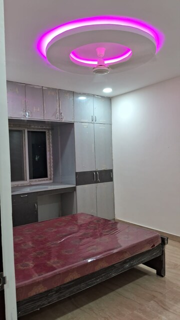 Room in 2 BHK Apartment at Vaishnavi Happy Homes, Kondapur – for Rent