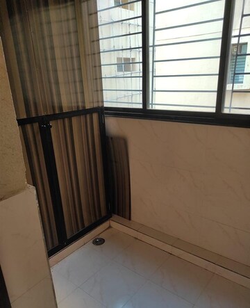 Room in 1 BHK Apartment at K Raheja Heights, Malad East – for Rent