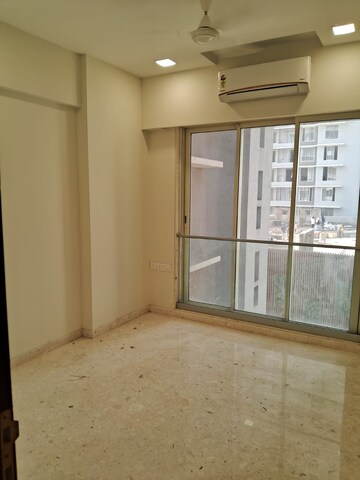 Room in 2.5 BHK Apartment at Ekta Tripolis, Goregaon West – for Rent