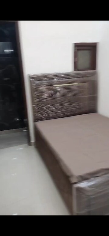 Furnished Amenities in 1.5 BHK Builder Floor at Subhash Nagar – for Rent