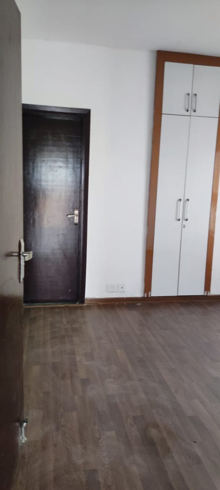 Room, bptp-park-elite-floors 3 Bedroom 250 Sq.Yd. Builder Floor In Sector 85 Faridabad 8041886