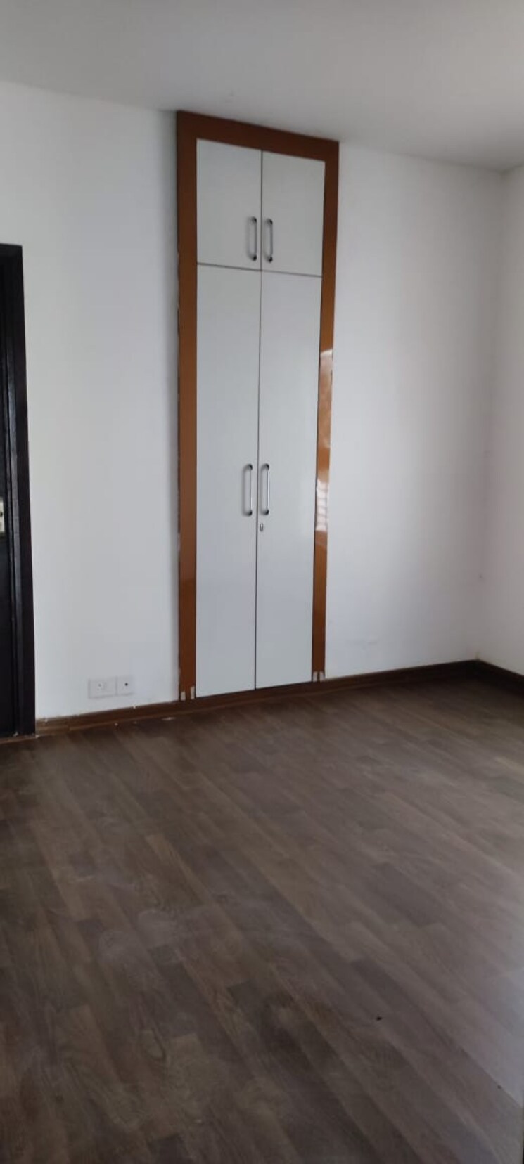 Room, bptp-park-elite-floors 3 Bedroom 250 Sq.Yd. Builder Floor In Sector 85 Faridabad 8041886