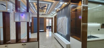Room in 3 BHK Builder Floor at Shakti Khand Iii – for Rent