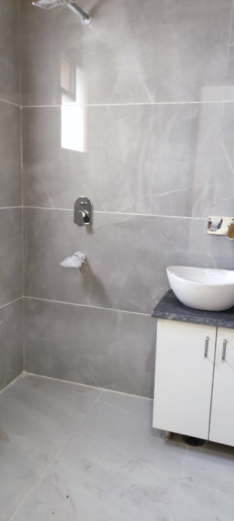 Bathroom, fidato-honour-homes 3 Bedroom 180 Sq.Yd. Builder Floor In Sector 89 Faridabad 8041916