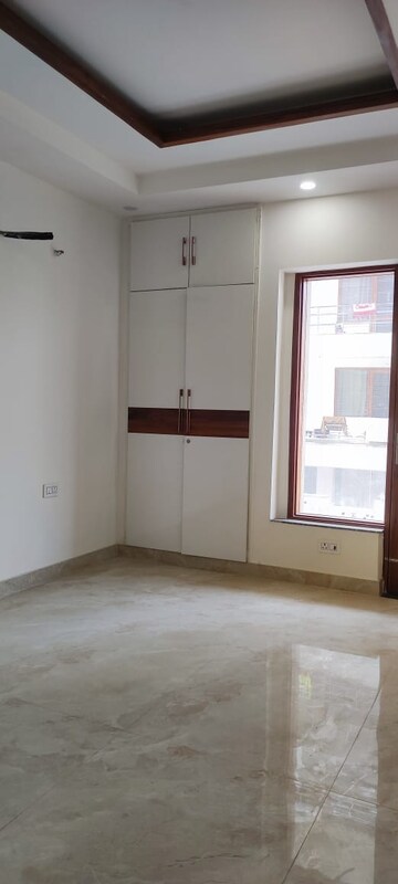Room in 3 BHK Builder Floor at Fidato Honour Homes, Sector 89 – for Sale