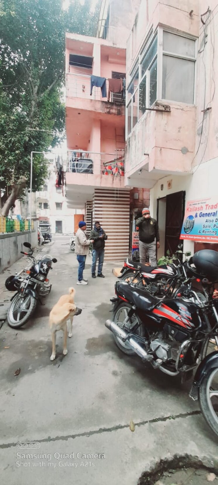  Parking, the-vegas 1 RK 450 Sq.Ft. Apartment In Sector 16b Dwarka Delhi 8041960