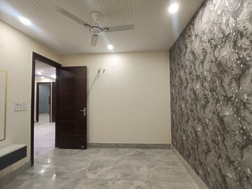 Room in 4 BHK Builder Floor at Uttam Nagar West – for Sale