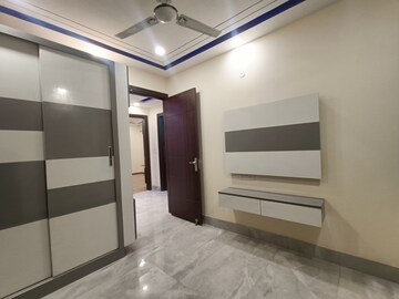 Room in 4 BHK Builder Floor at Uttam Nagar West – for Sale