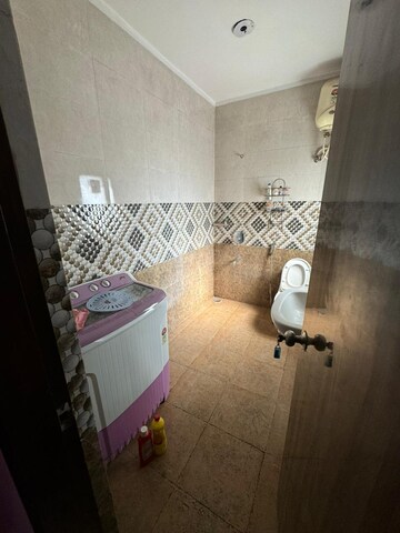 Bathroom in 2 BHK Builder Floor at Ansal Sushant Lok I, Sector 43 – for Rent