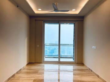 Room in 2 BHK Apartment at Ambience Creacions, Sector 22 – for Rent