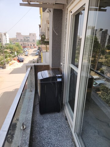 Master Bedroom in 1 RK Builder Floor at Ansal Viceroy Luxury, Sector 42 – for Rent
