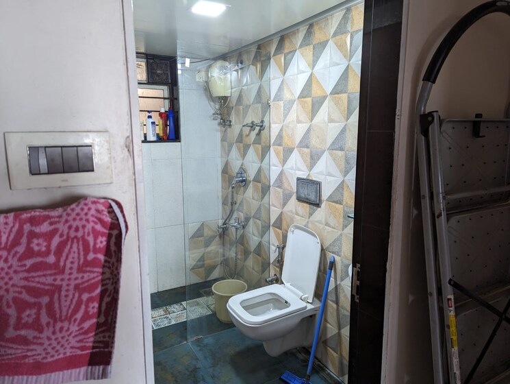 Bathroom, kukreja-estate-belapur 3 Bedroom 1550 Sq.Ft. Apartment In Cbd Belapur Sector 11 Navi Mumbai 8041995