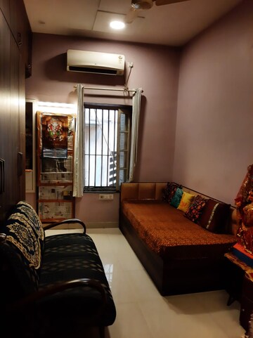 Living Room in 6+ BHK Villa at Ballygunge – for Sale