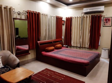 Bedroom in 6+ BHK Villa at Ballygunge – for Sale