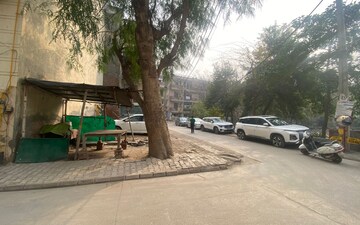Plot For Sale in Sainik Colony